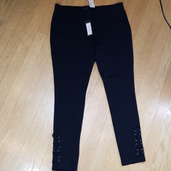 Romeo + Juliet Couture Black Stretch Pants - Picture 5 of 7